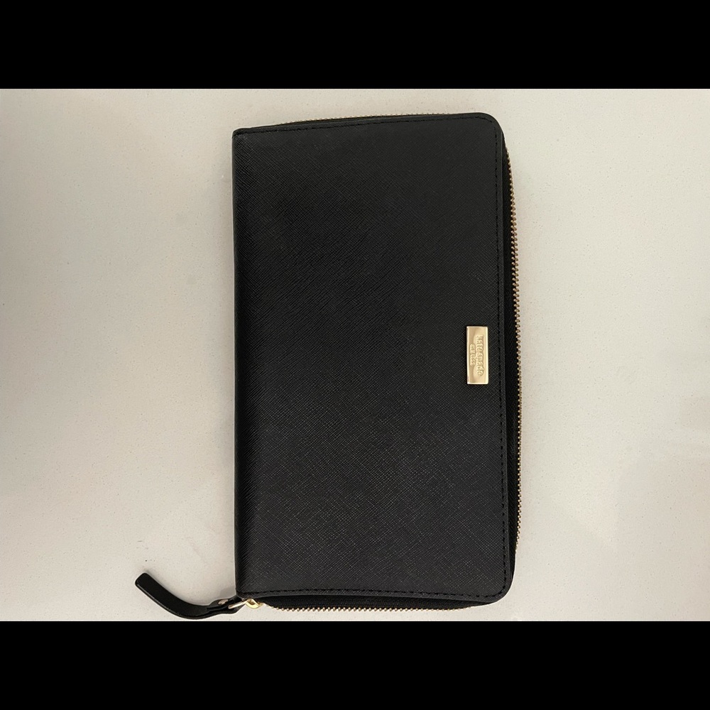 AVAILABLE - Kate Spade Wallet Clutch